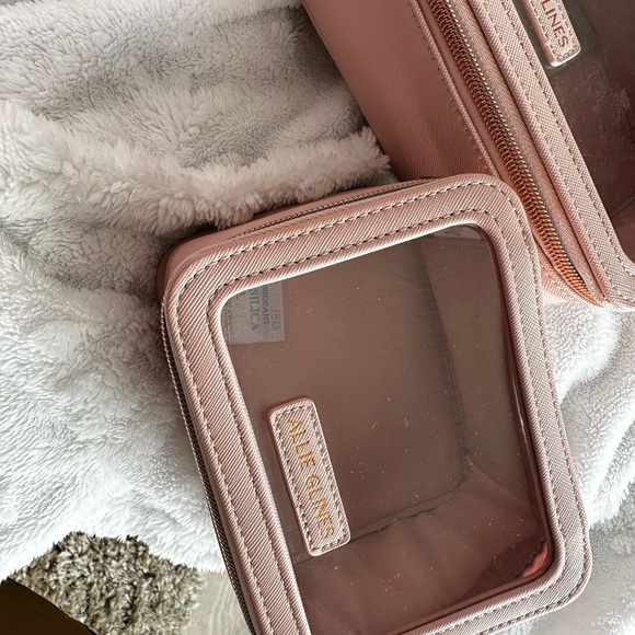 Allie Glinda pink makeup package - Picture 6 of 15